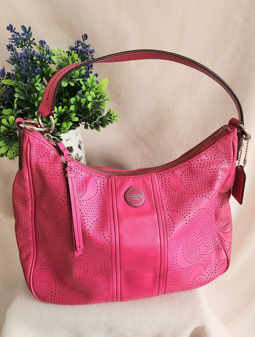 👛Coach Hot Pink Perforated Leather Hobo Shoulder Bag
